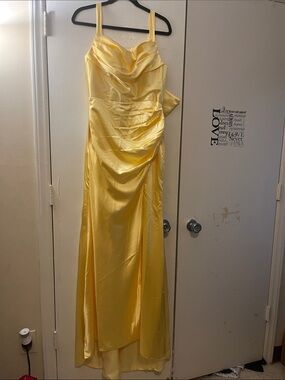 Elegant Yellow Satin Evening Dress - Sleeveless Draped Gown